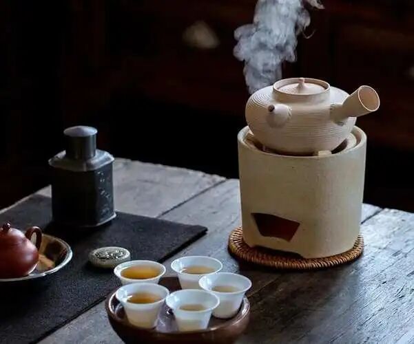 新年朋友圈不会写？这50条走心茶文案请收好！