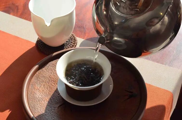 为什么你泡的茶又苦又涩？新手一学就会的泡茶方法
