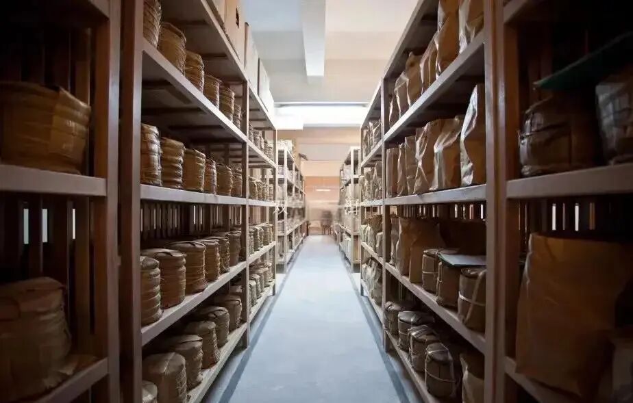 懂普洱的人都选饼茶？散茶与饼茶的真实差距，一次讲明白