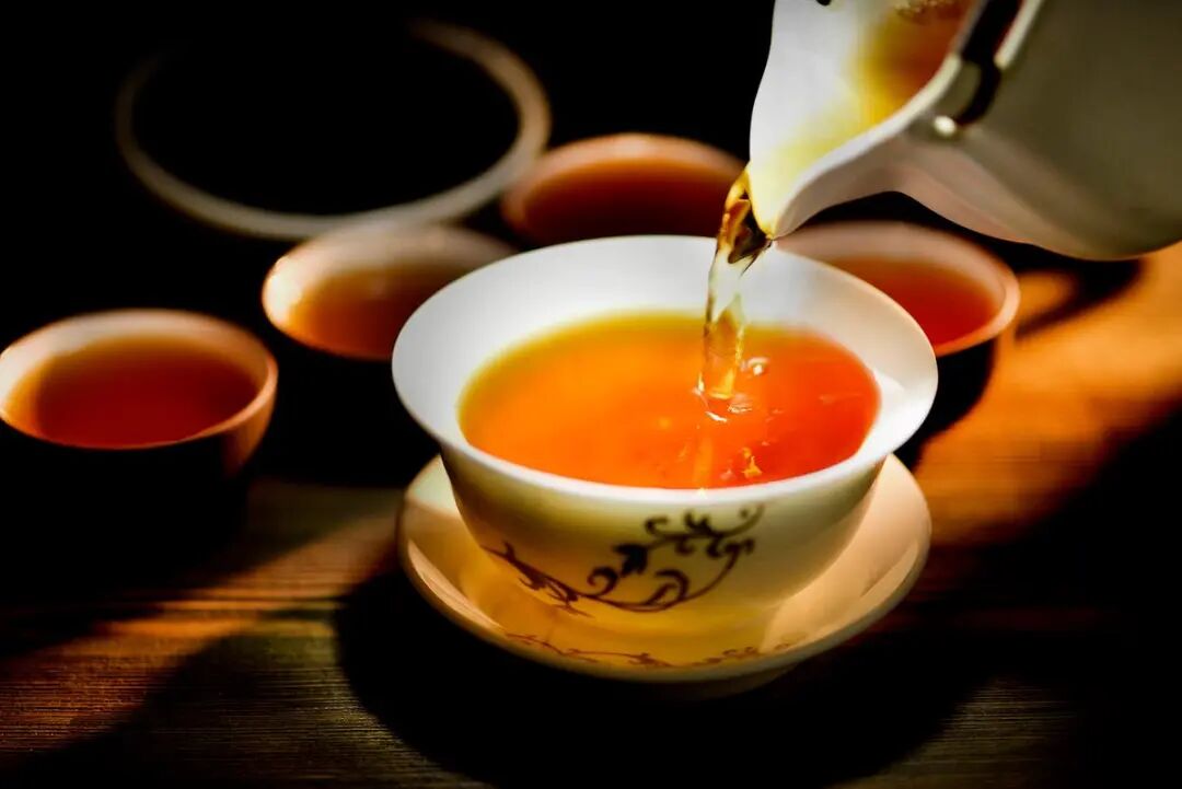 你存的普洱茶,真的在变好吗?揭开“越陈越香”背后的真实逻辑(深度好文)