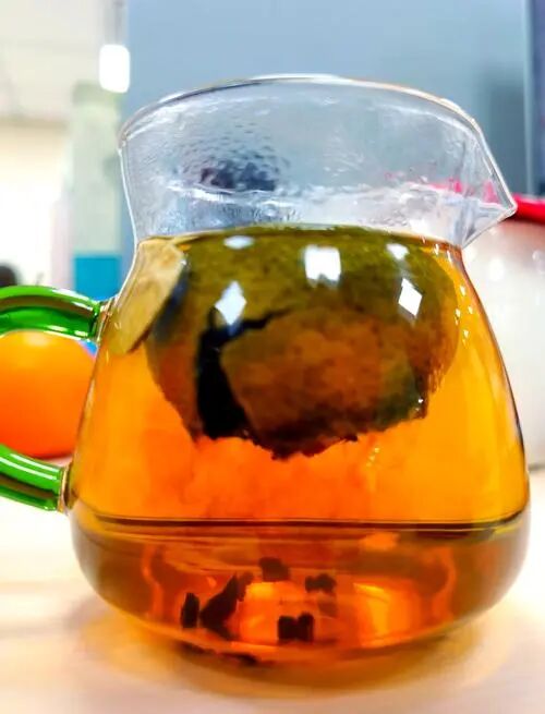 骂得越狠,卖得越疯?碎银子和小青柑,到底打了谁的脸?